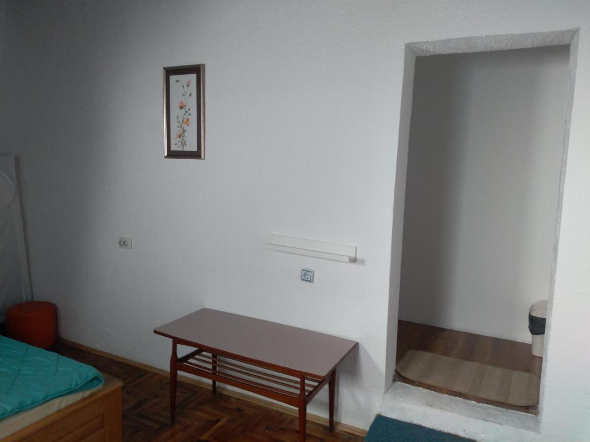 Hostel Trajan 돈지 밀라노바츠 외부 사진